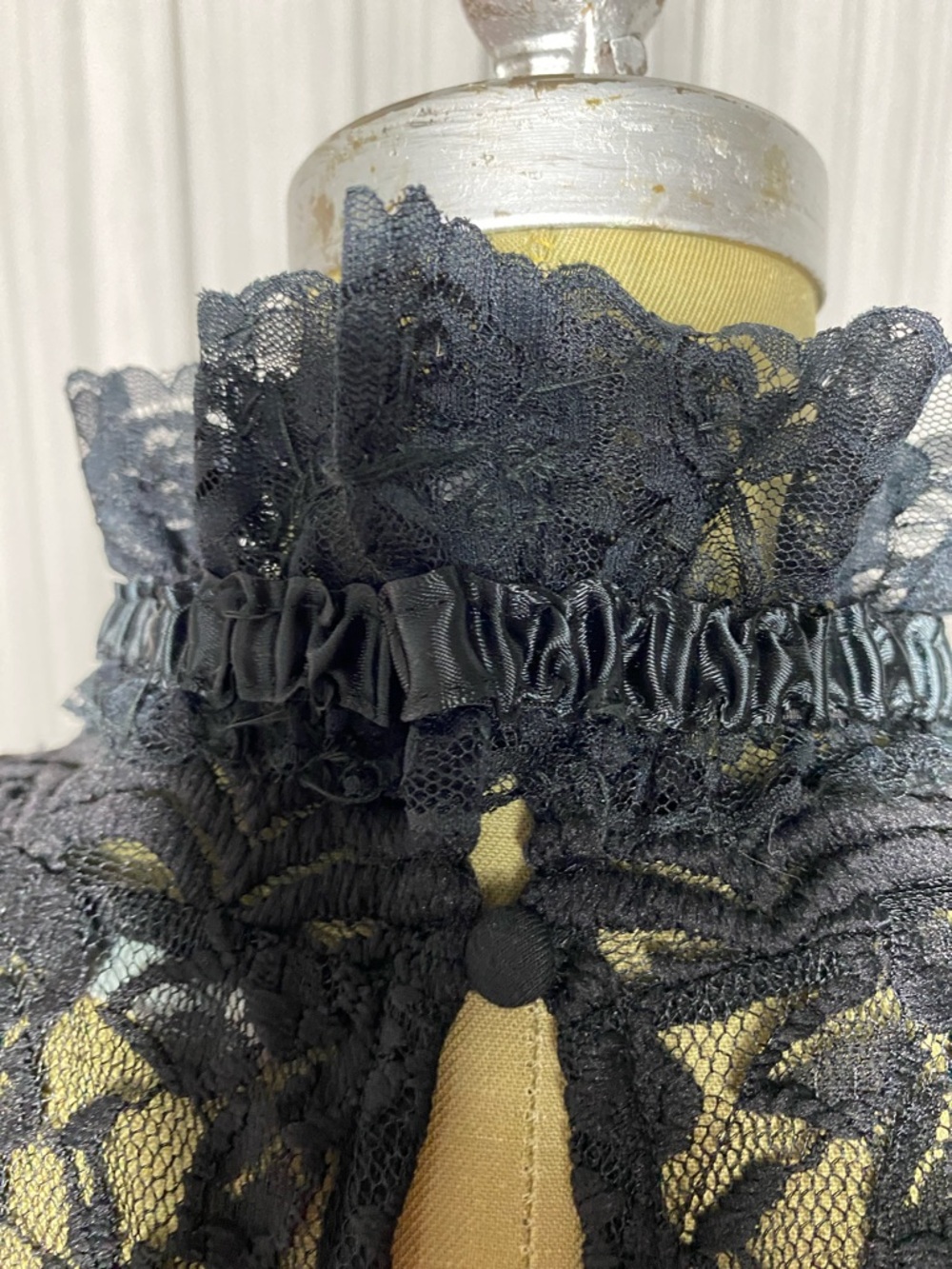 Contemporaine for Simons Black Floral Lace Stretchy Mock Neck Women's Top 2XL - Picture 4 of 8